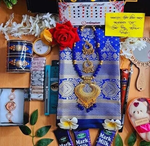Saree gift combo 20 items